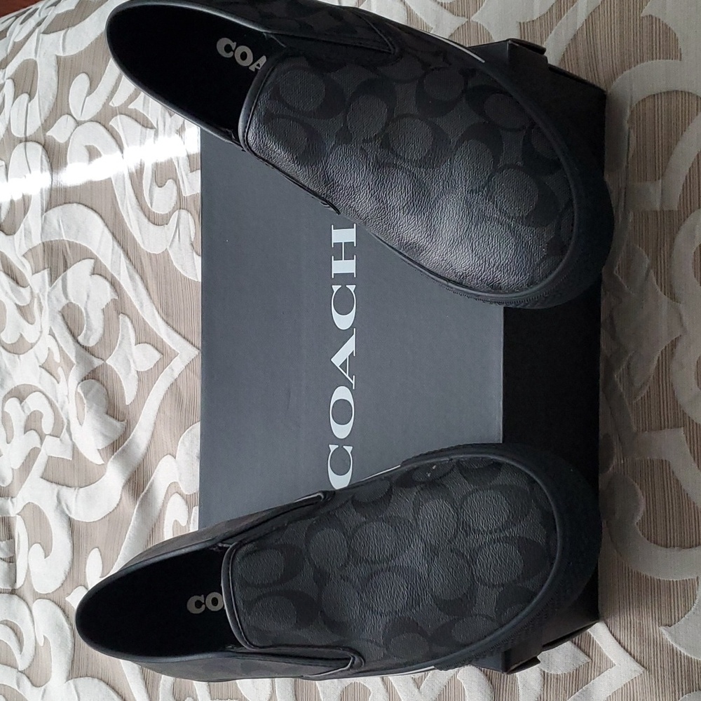 COACH SIG MENS SIZE 12 Authentic